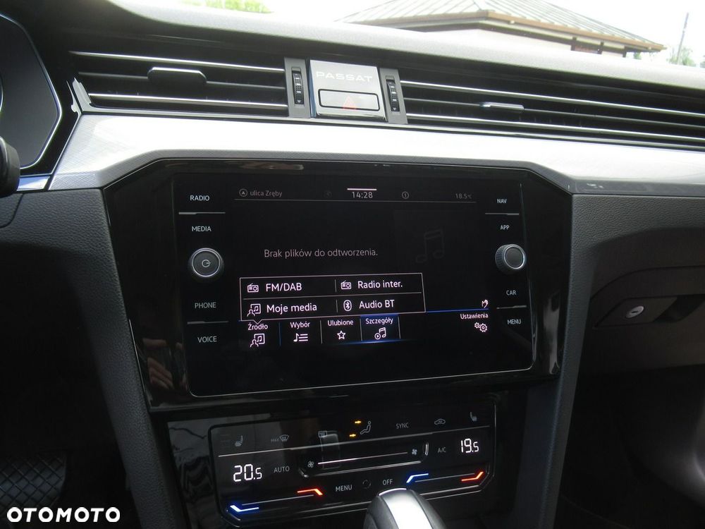 Volkswagen Passat 2.0 TSI Business DSG - 34