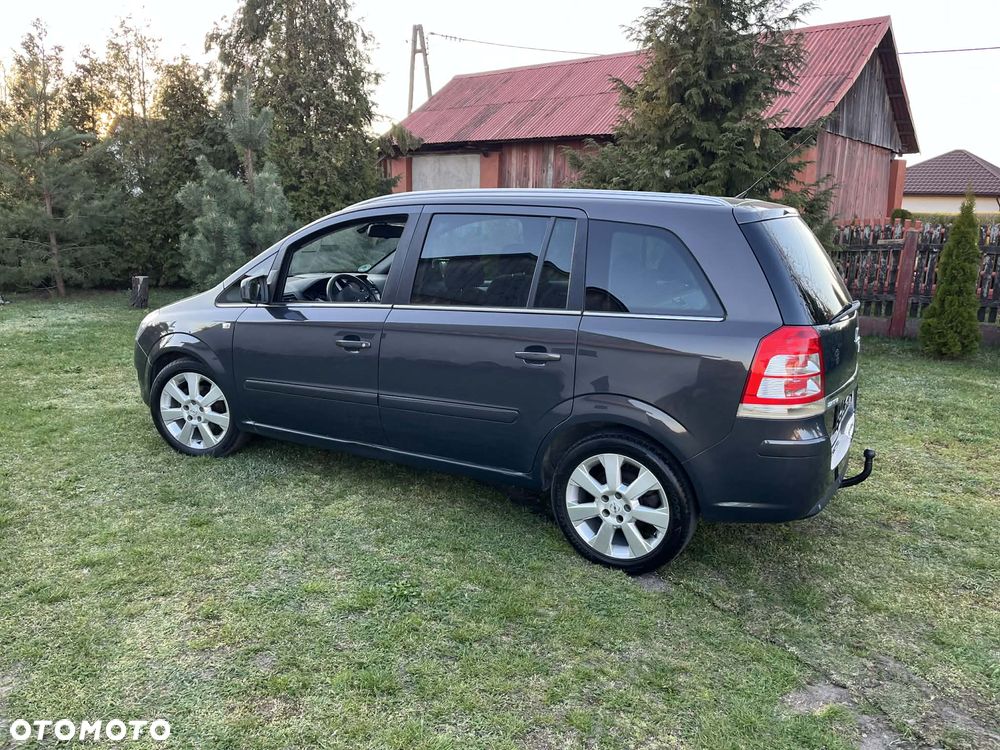 Opel Zafira 1.8 Cosmo - 31