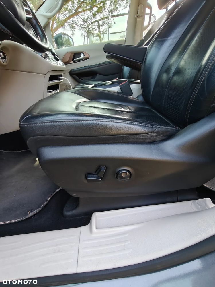 Chrysler Pacifica - 17