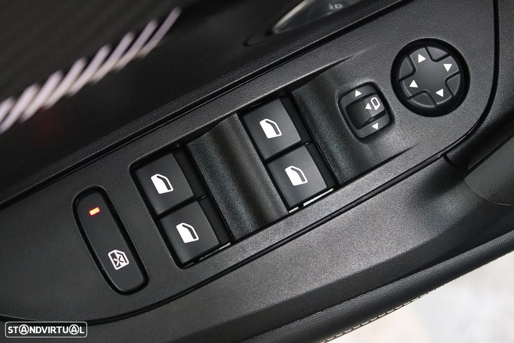 Peugeot 2008 1.2 PureTech Allure - 20