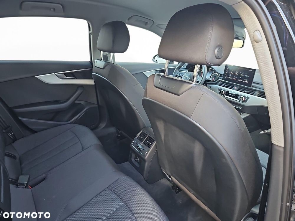 Audi A4 Limousine - 26