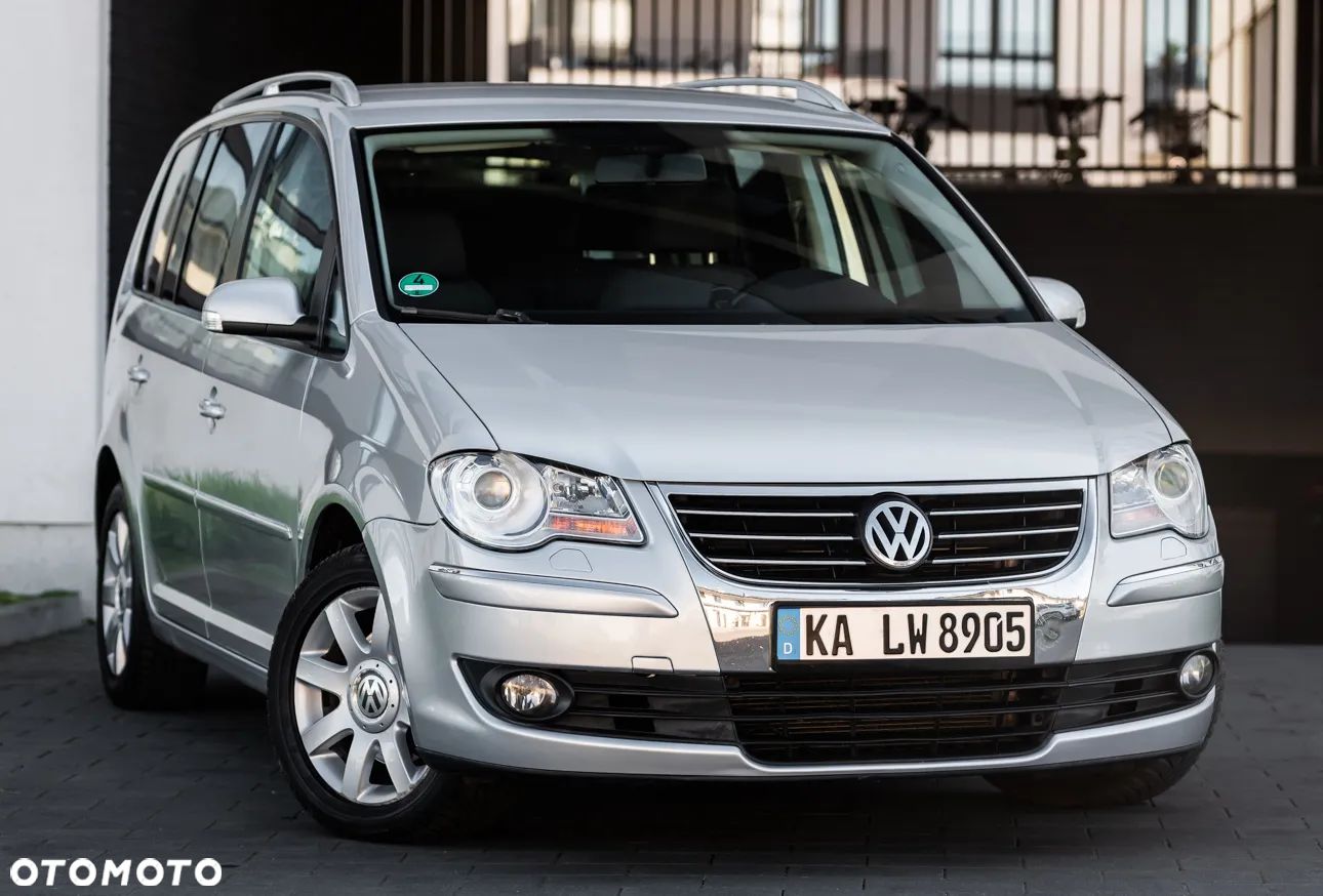 Volkswagen Touran - 1
