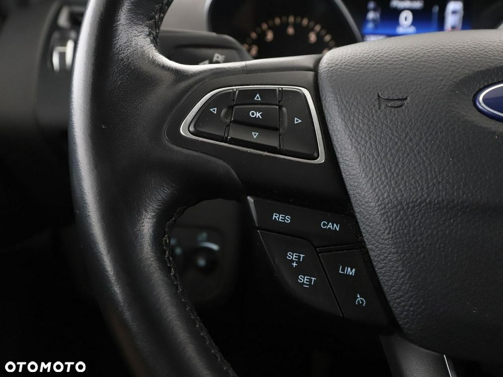 Ford Kuga 1.5 EcoBoost 2x4 Titanium - 30