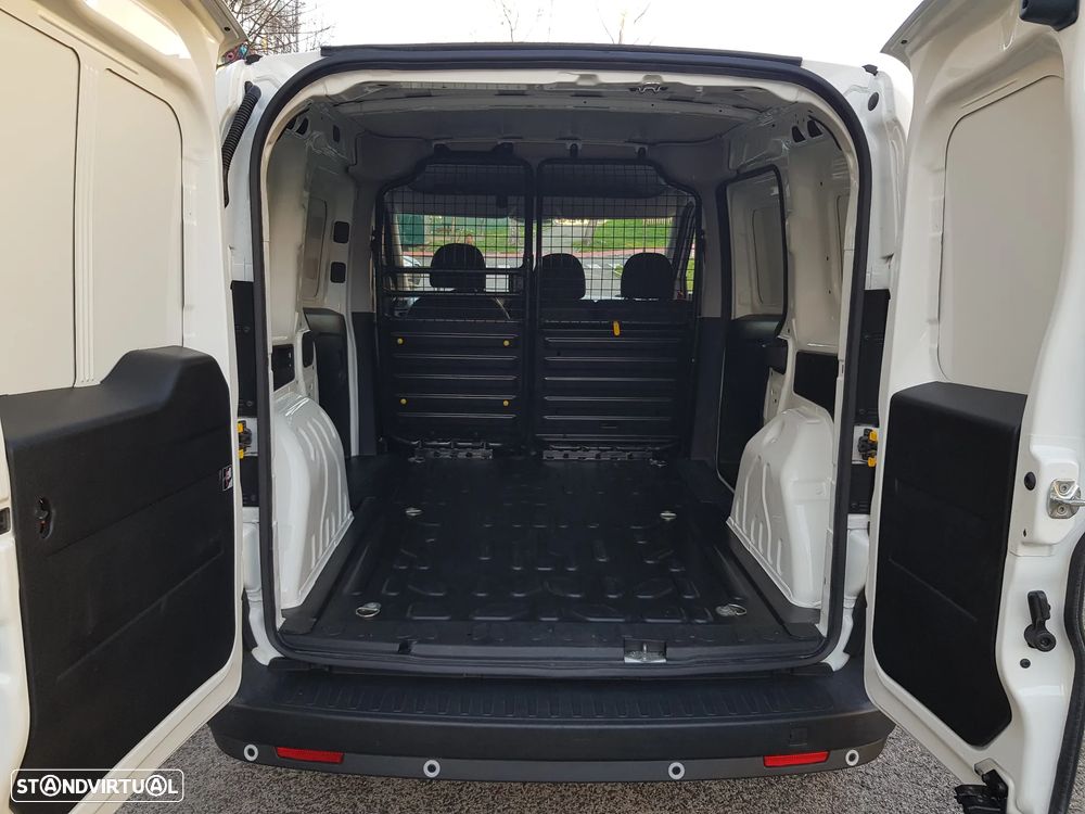 Fiat Doblo 3 Lugares - 11