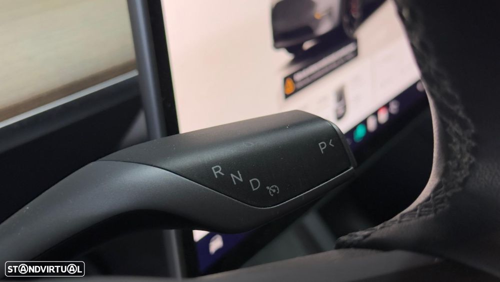 Tesla Model Y Performance Dual Motor AWD - 31