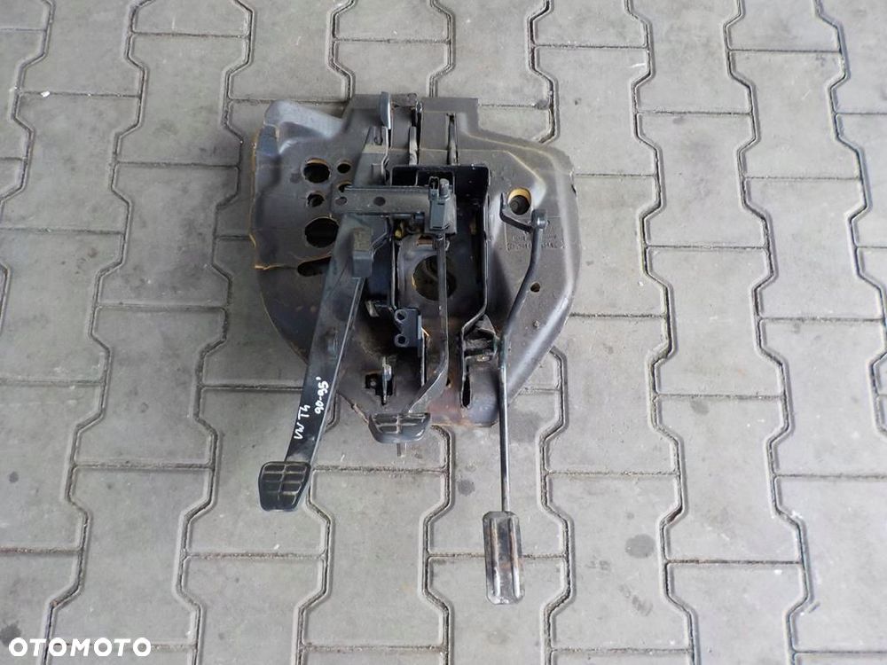 VW T4 1.9 D TD 2.4 D PODSTAWA PEDAŁÓW PEDAŁY - 1