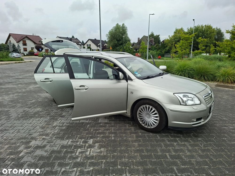 Toyota Avensis 1.8 VVT-i Combi - 15