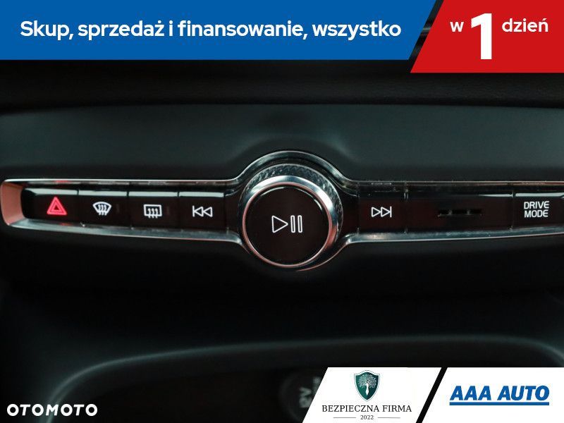 Volvo XC 40 - 18