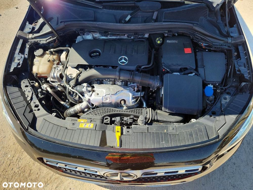Mercedes-Benz GLA - 14