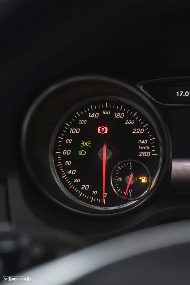 Mercedes-Benz CLA 200 d Shooting Brake AMG Line Aut. - 11