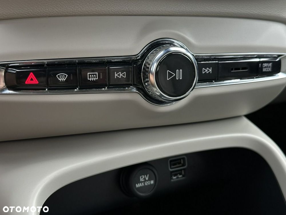Volvo XC 40 - 28