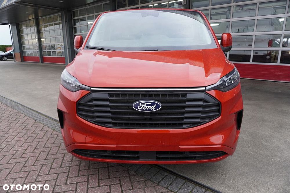 Ford Transit Custom 320 L2H1 Limited 2.0 150KM - 10