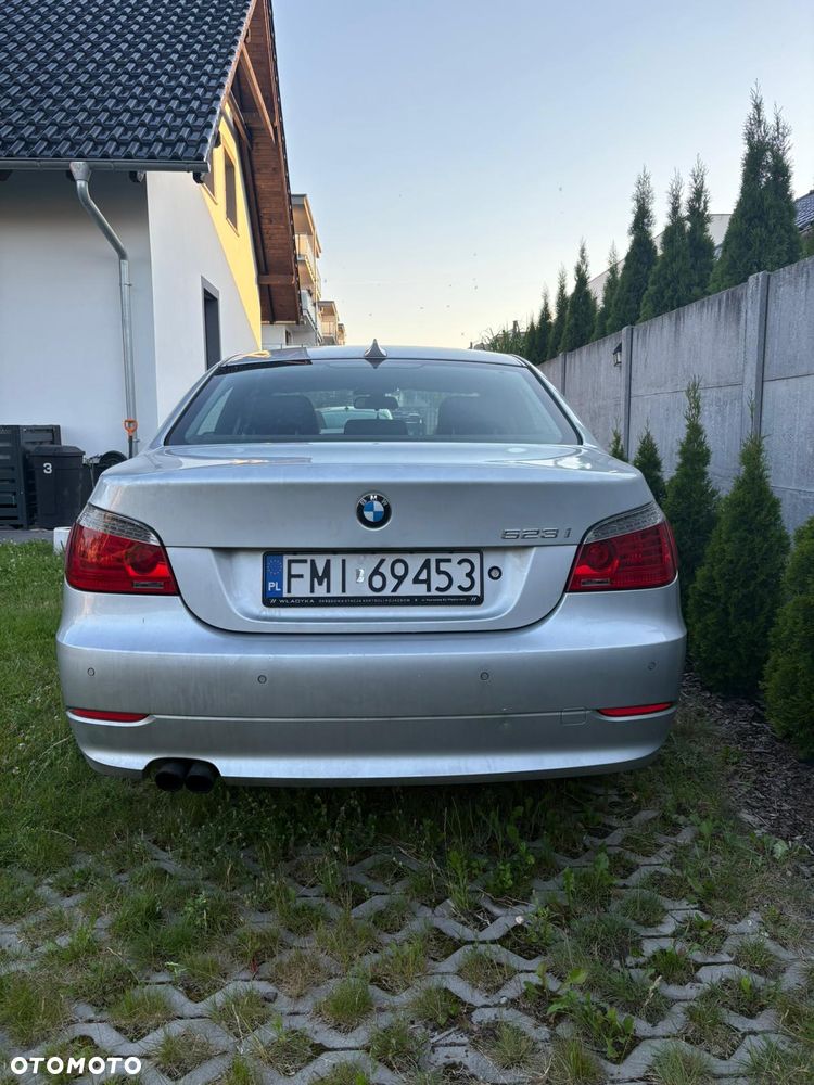 BMW Seria 5 523i Edition Exclusive - 2