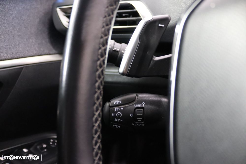 Peugeot 5008 1.2 PureTech Allure EAT8 - 14