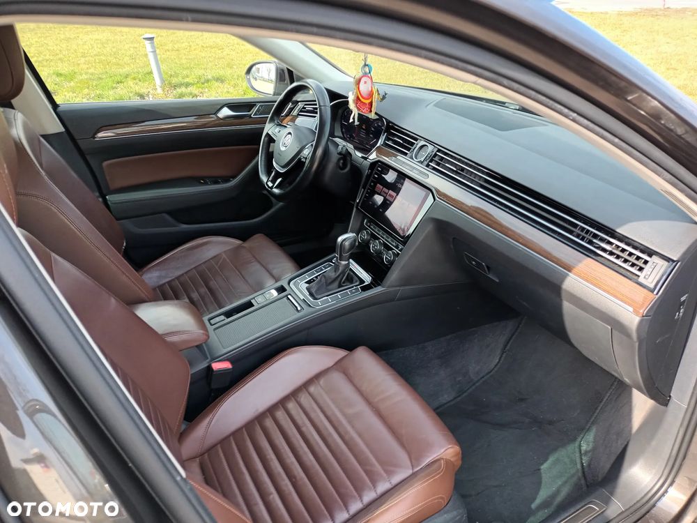 Volkswagen Passat 2.0 TDI Bi-Turbo BMT 4Mot Highline DSG - 11