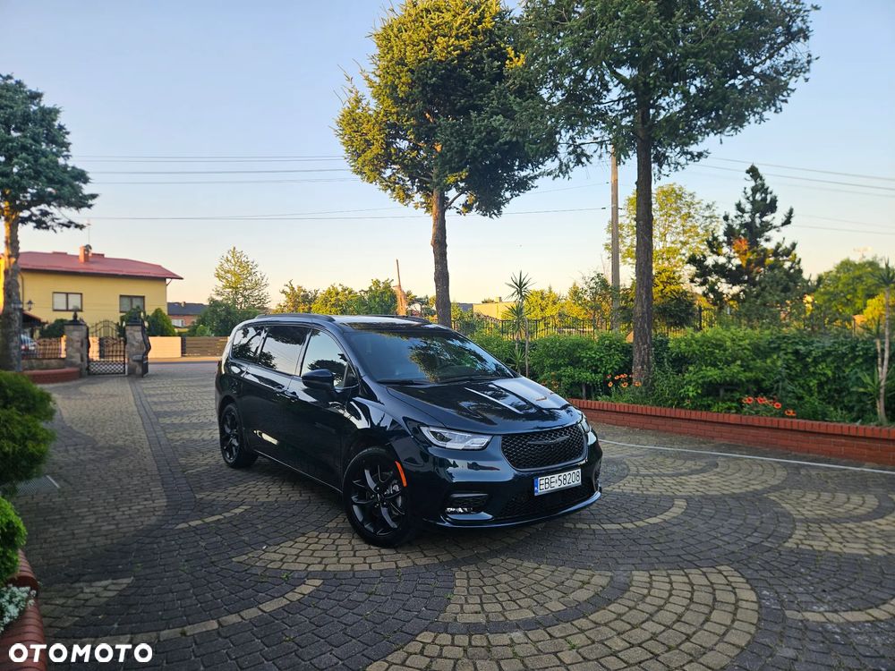 Chrysler Pacifica - 1