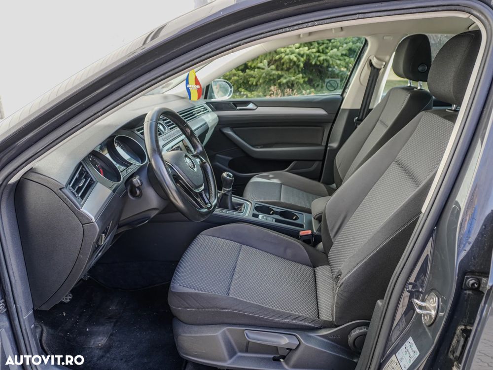 Volkswagen Passat - 8