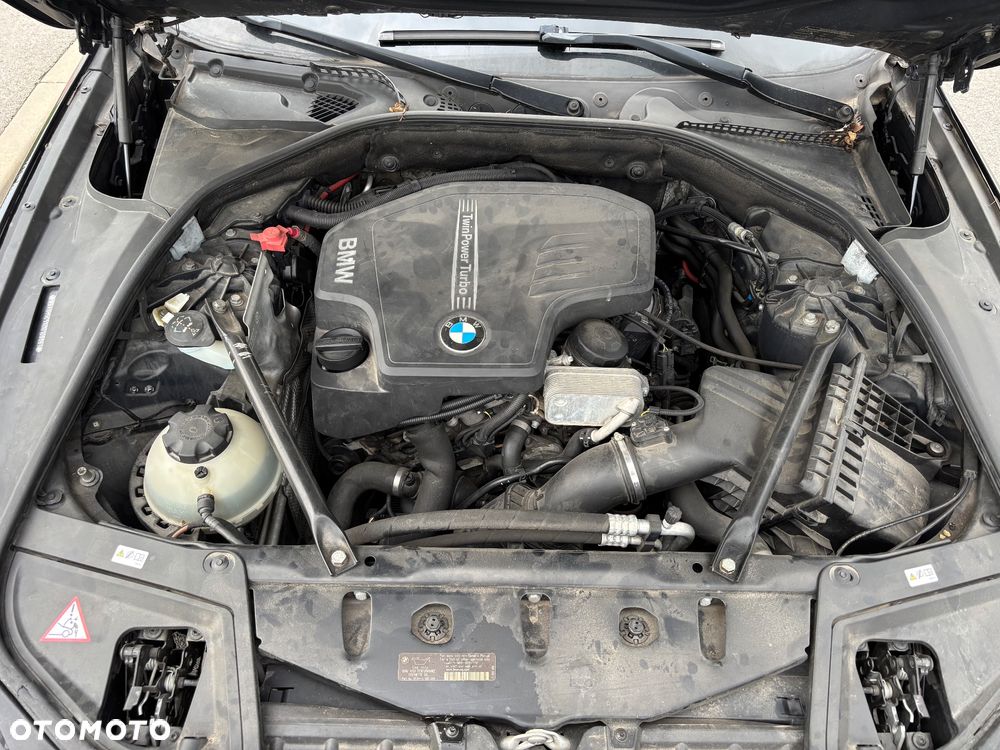 BMW Seria 5 528i xDrive - 10