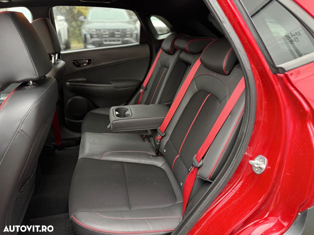 Hyundai KONA 1.6 T-GDI 4WD Aut. Premium - 30