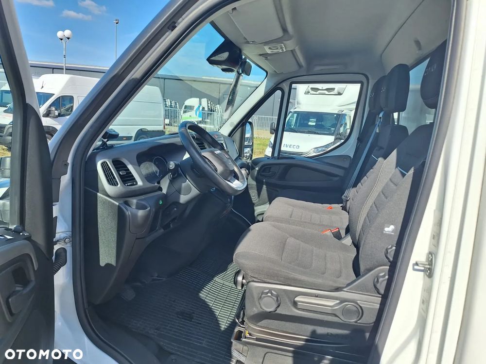 Iveco 50C18 Chłodnia Izoterma 8EP km Krajowy Ledy  Agregat Carrier citymax 400 - 9