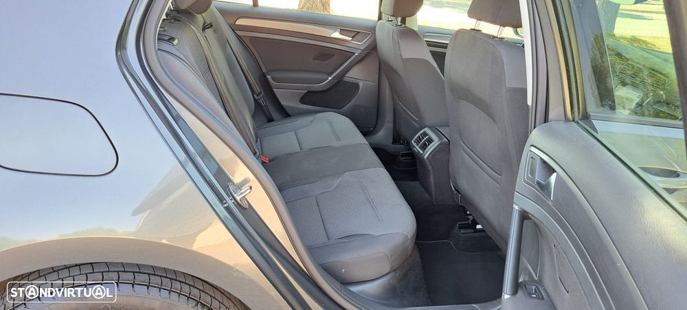 VW Golf 1.6 TDI Confortline DSG - 9