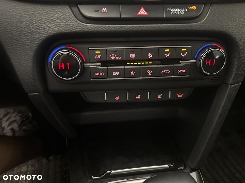 Kia Ceed 1.5 T-GDI Business Line DCT - 17