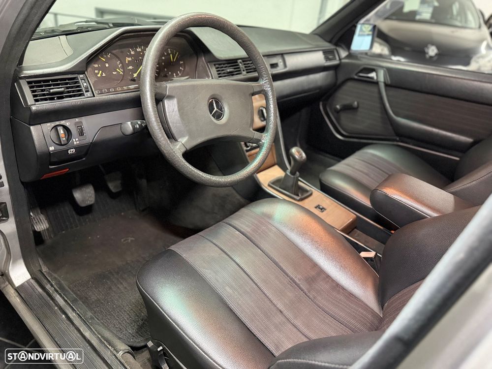 Mercedes-Benz W124 (1984-1997) 200 D - 17