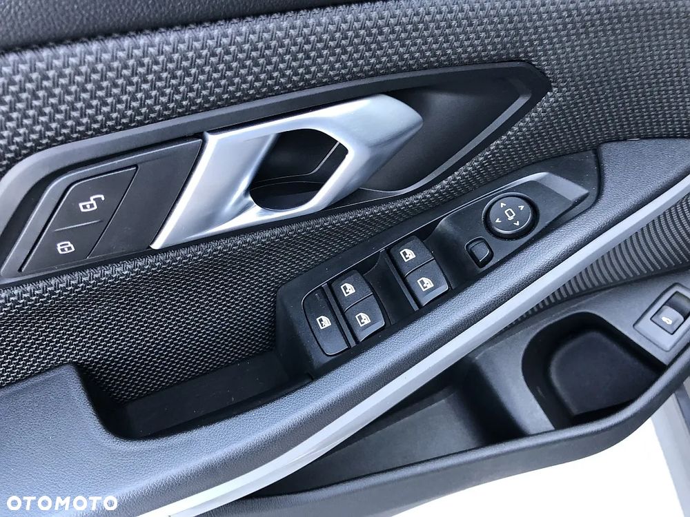 BMW Seria 3 320d Sport Line - 27