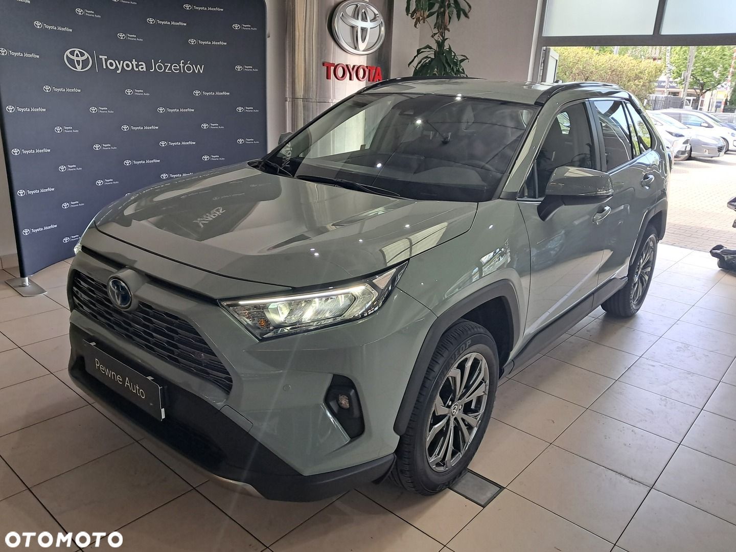 Toyota RAV4 - 1