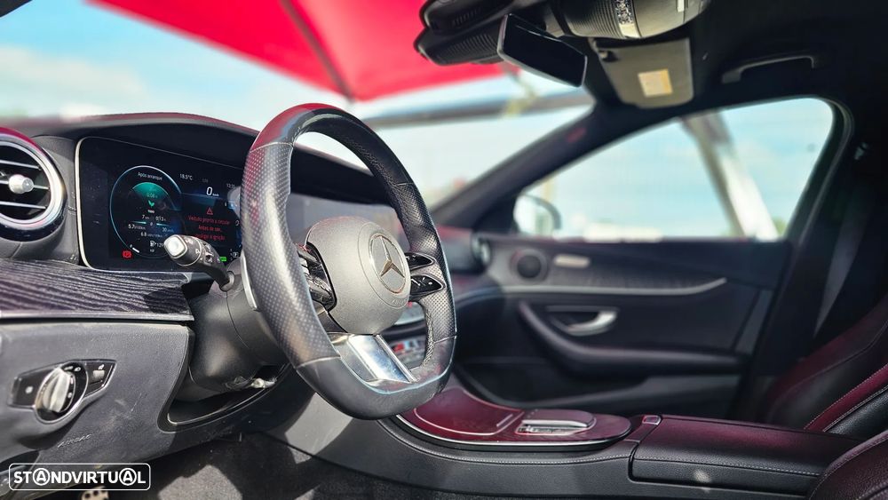 Mercedes-Benz E 300 de 4Matic 9G-TRONIC AMG Line - 13