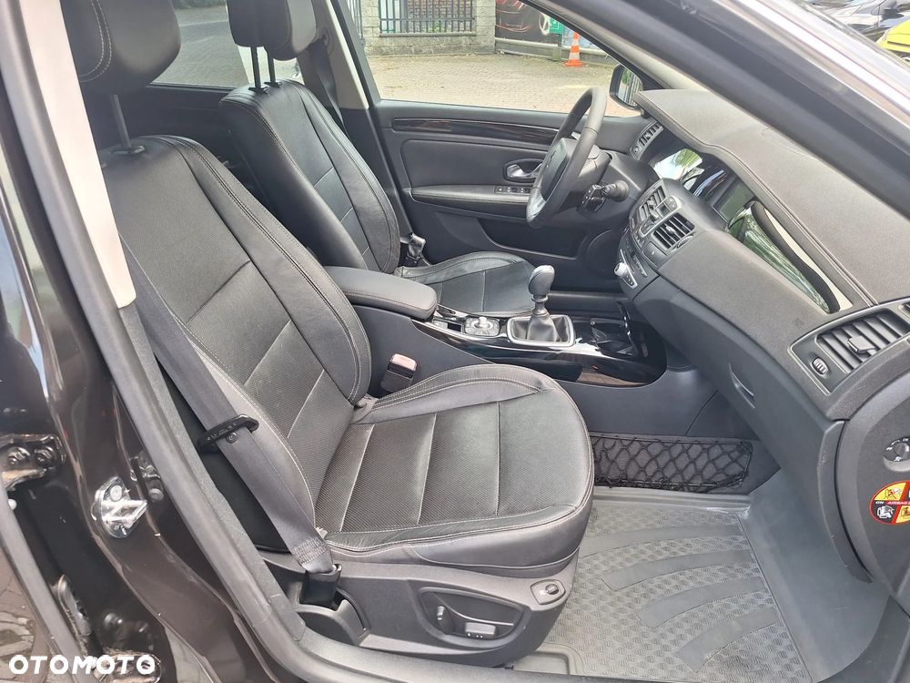 Renault Laguna dCi 180 FAP Initiale - 19