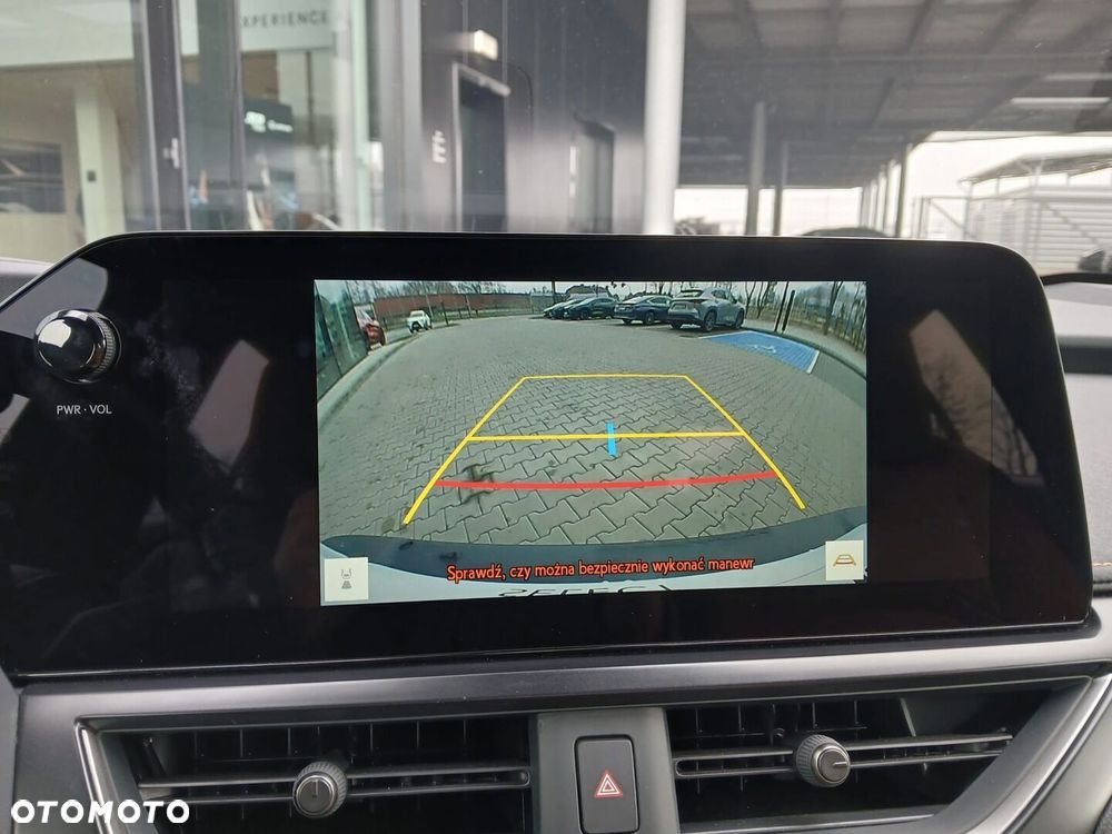 Lexus UX 300h F Sport Design - 24