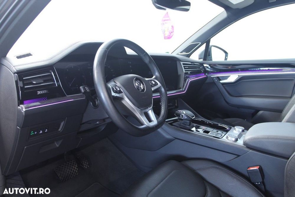 Volkswagen Touareg - 12