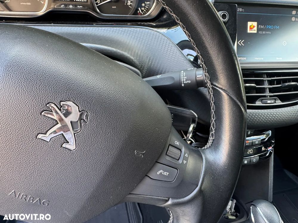 Peugeot 2008 PureTech 110 GPF Stop&Start EAT6 Allure - 16