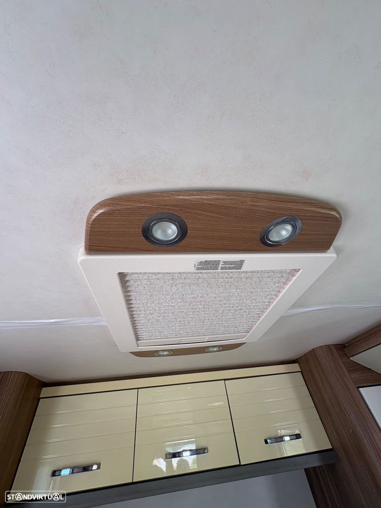 Burstner Aviano Aviano 727 cama central - 28