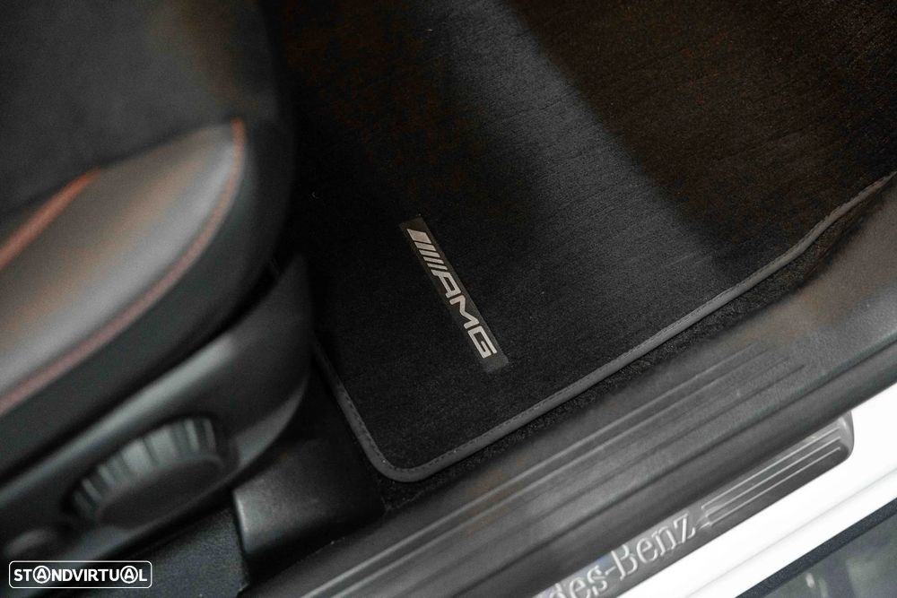 Mercedes-Benz GLA 200 d AMG Line - 14