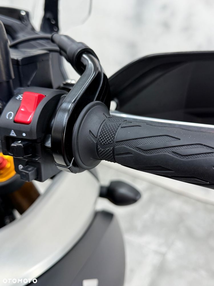 Suzuki V-STROM - 17