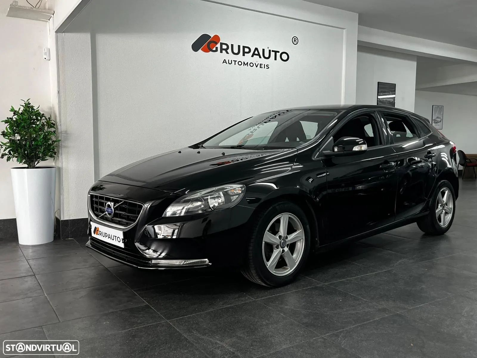 Volvo V40 1.6 D2 Kinetic - 1