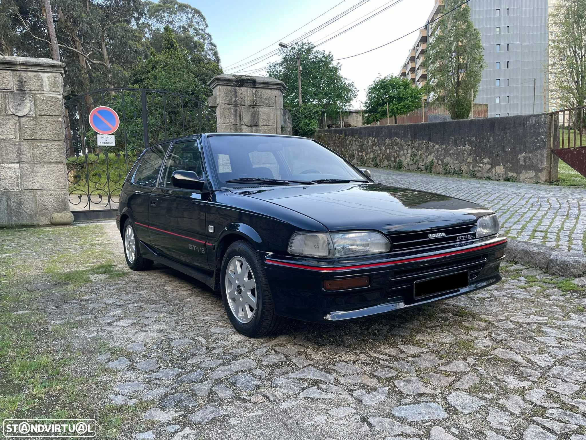 Toyota Corolla GT-i 16 - 3