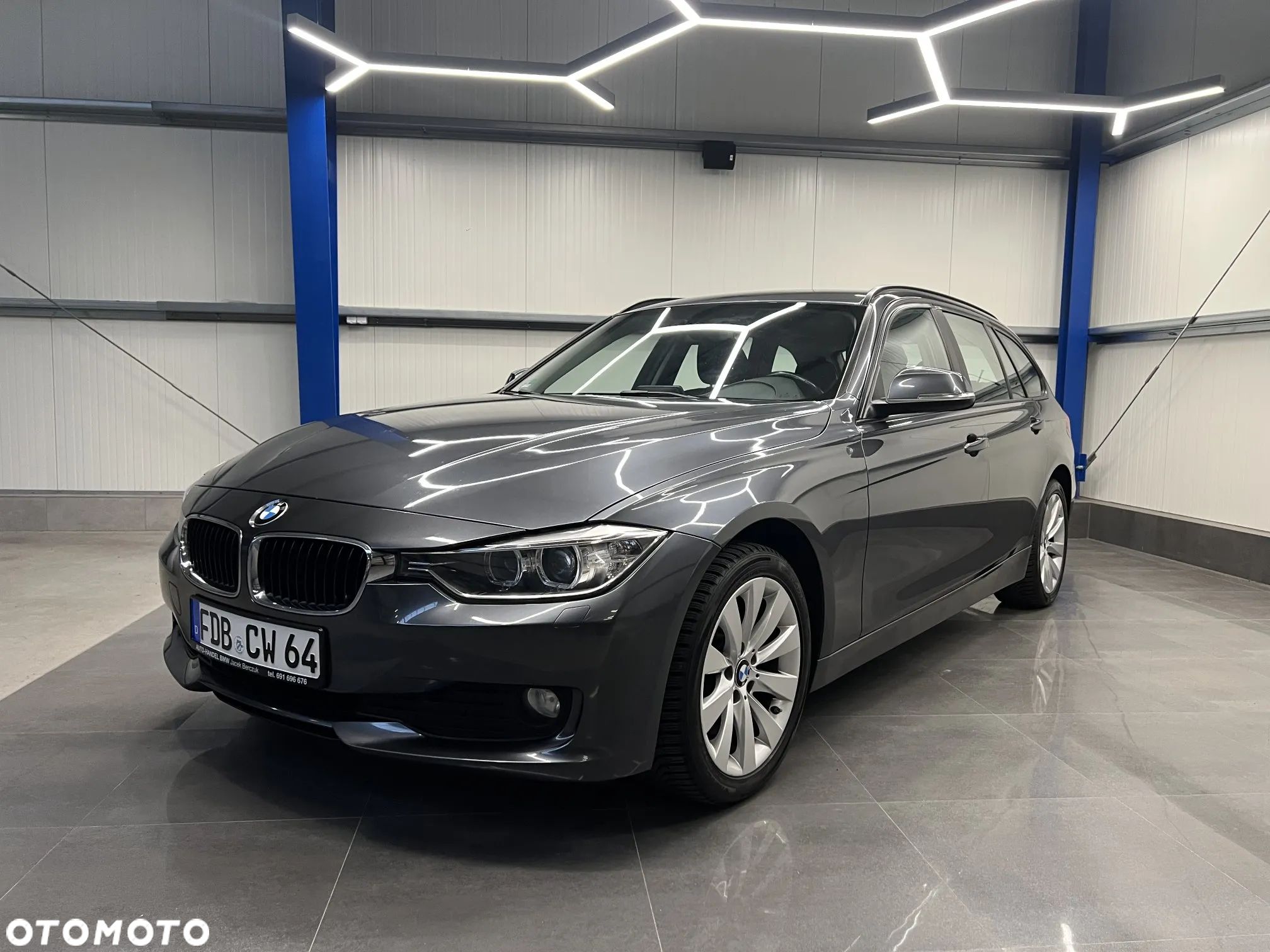 BMW Seria 3 318d DPF Touring - 1
