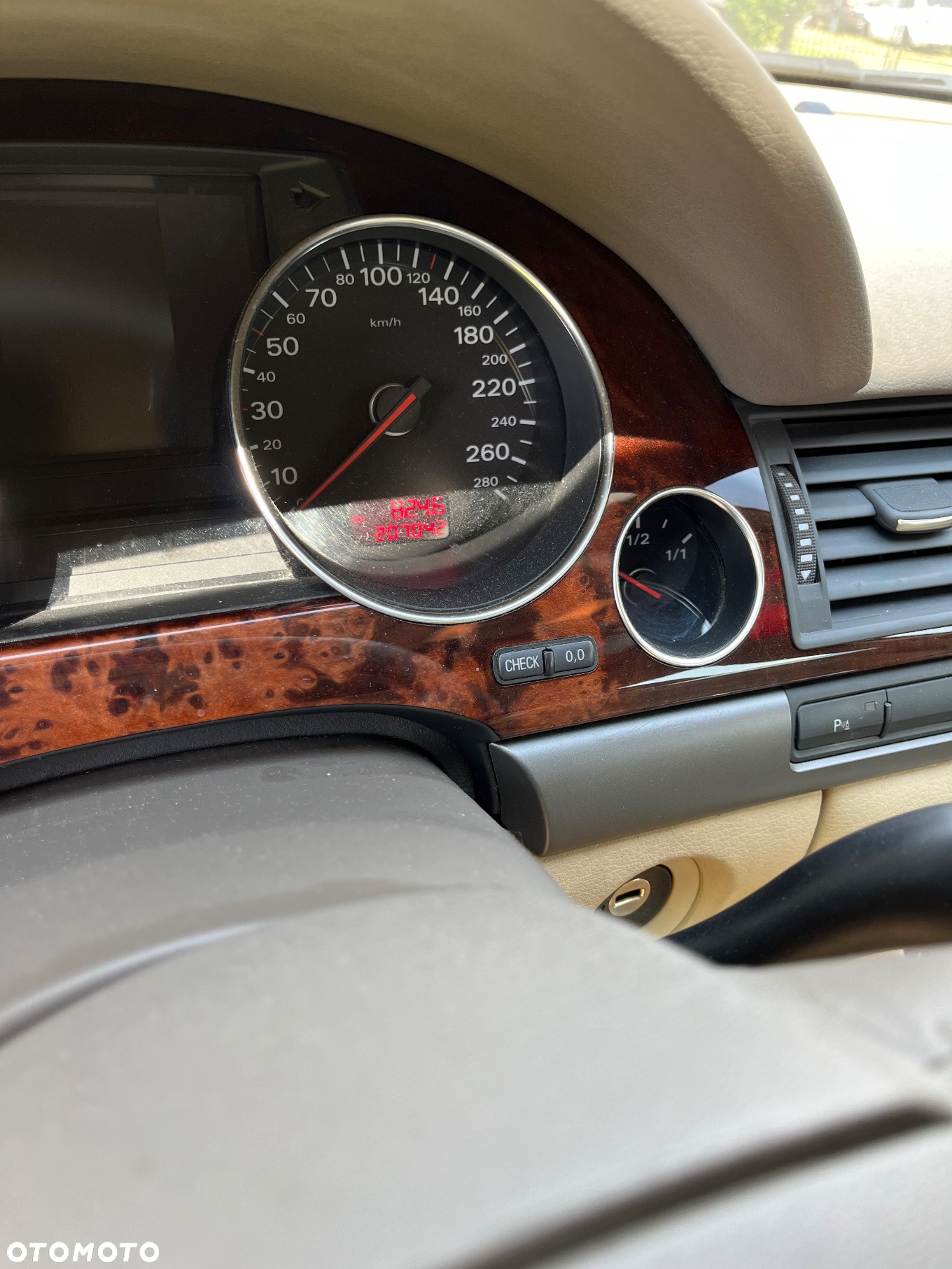 Audi A8 3.7 Quattro - 13