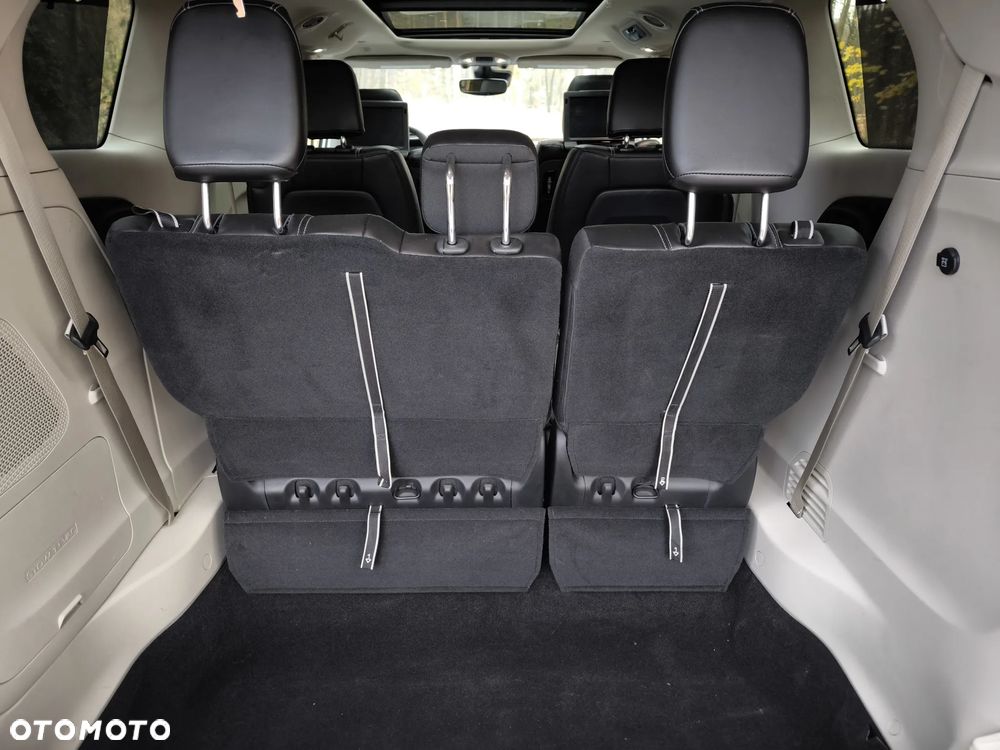 Chrysler Pacifica - 13