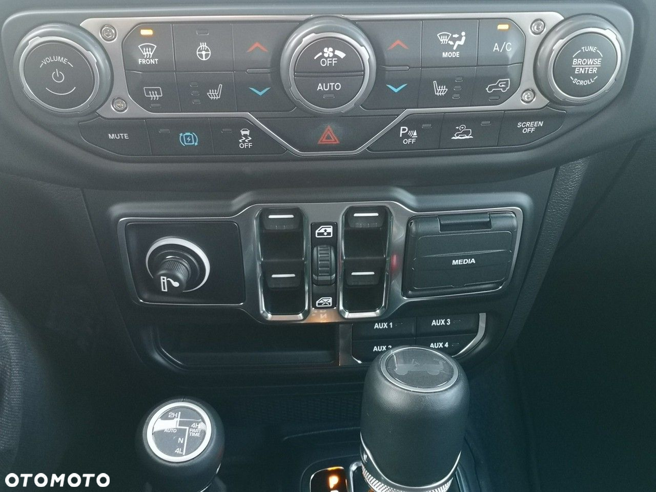 Jeep Wrangler - 25