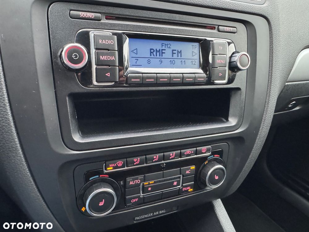 Volkswagen Jetta - 30