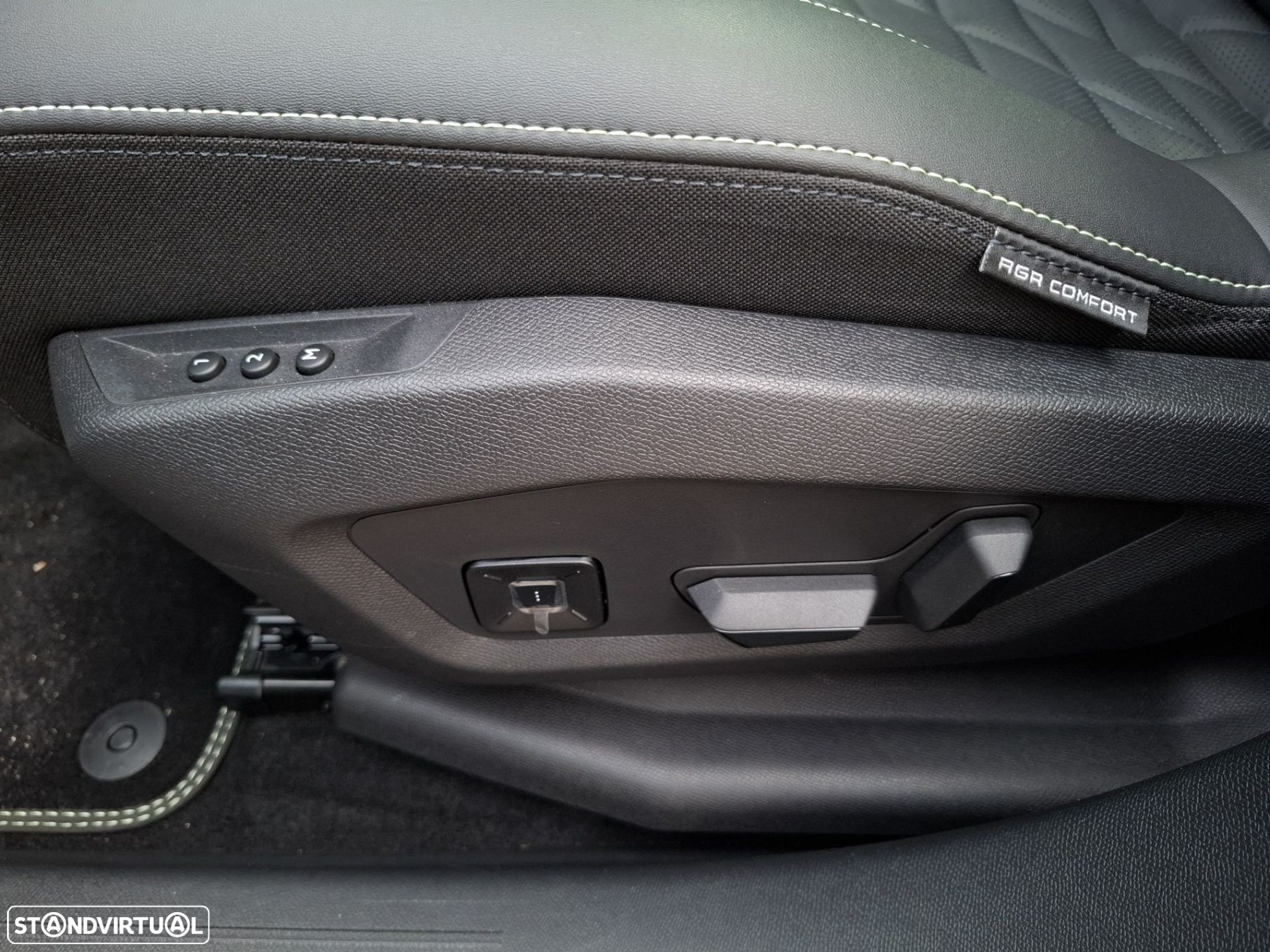 Peugeot E-3008 73 kWh GT - 23