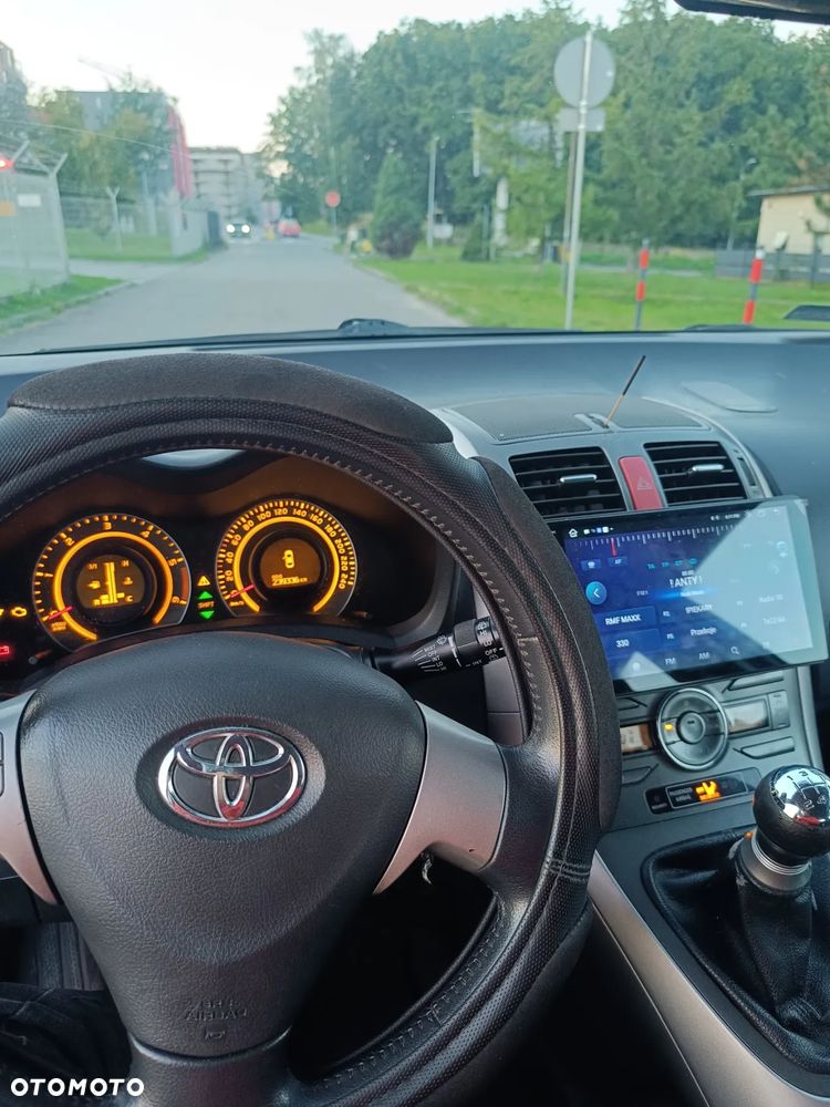 Toyota Auris 1.4 D-4D Premium - 4