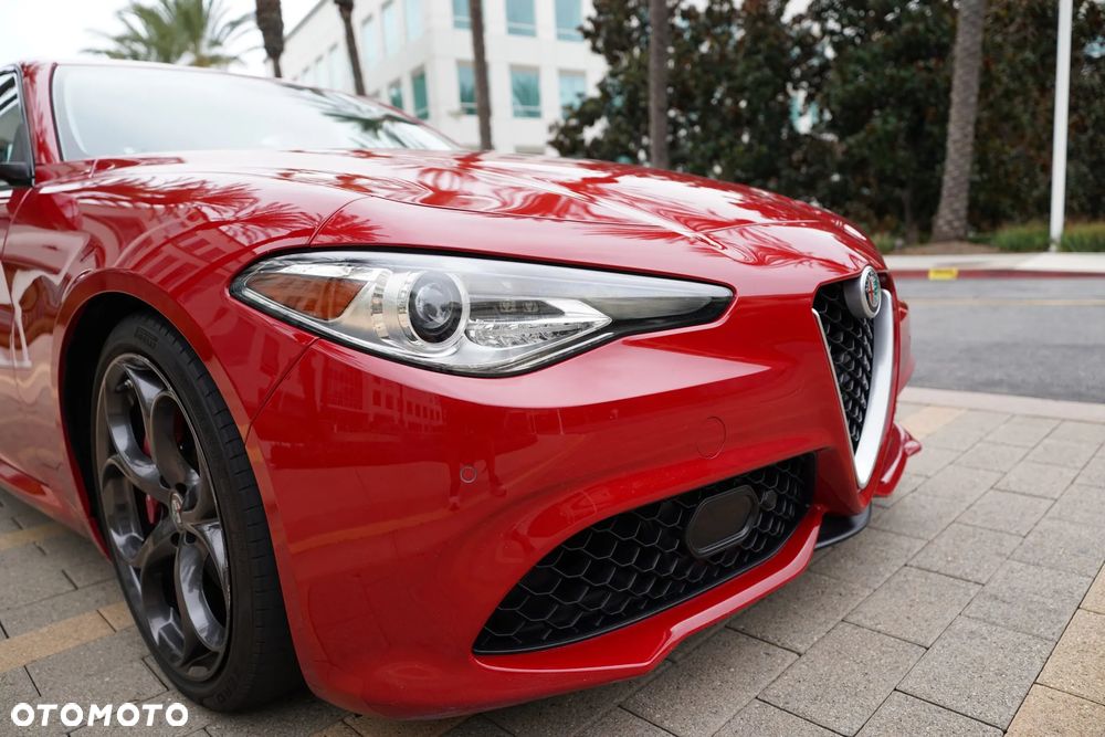 Alfa Romeo Giulia 2.0 Turbo 16V AT8-Q4 Ti - 10