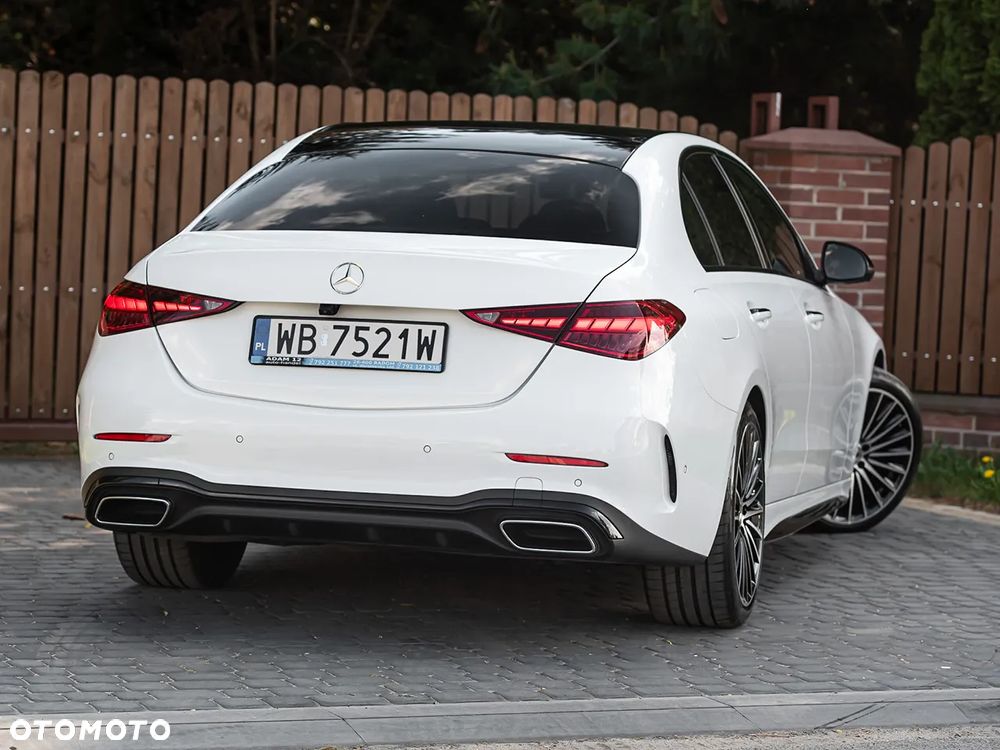 Mercedes-Benz Klasa C 180 mHEV AMG - 32
