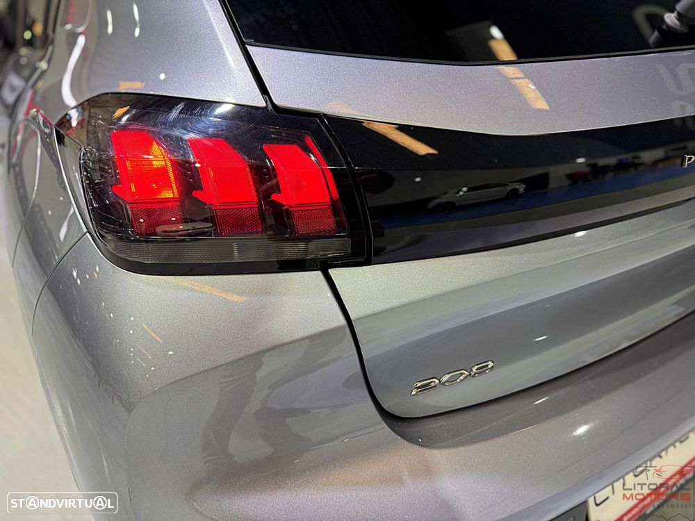 Peugeot 208 1.2 PureTech SE Style - 8