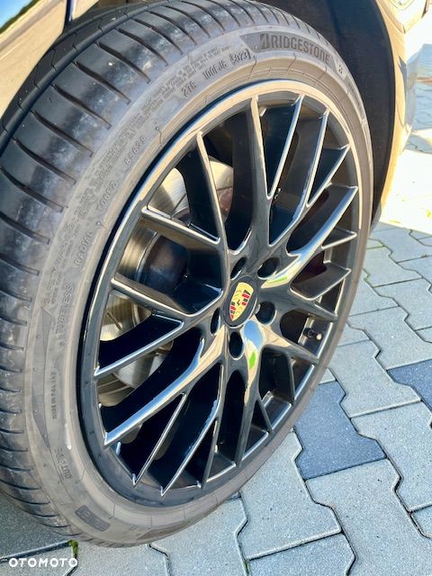 Porsche Panamera - 22